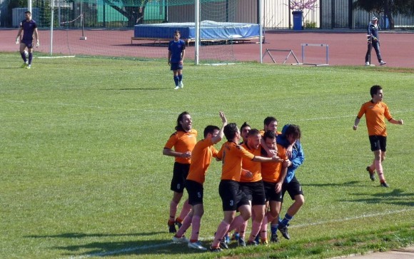 ΤΡΑΧΩΝΕΣ 2012