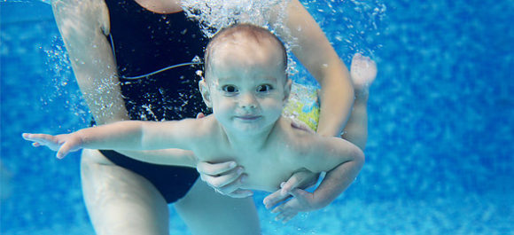 baby_swimming-590_b